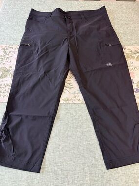 Eddie Bauer Women’s Guide Capris